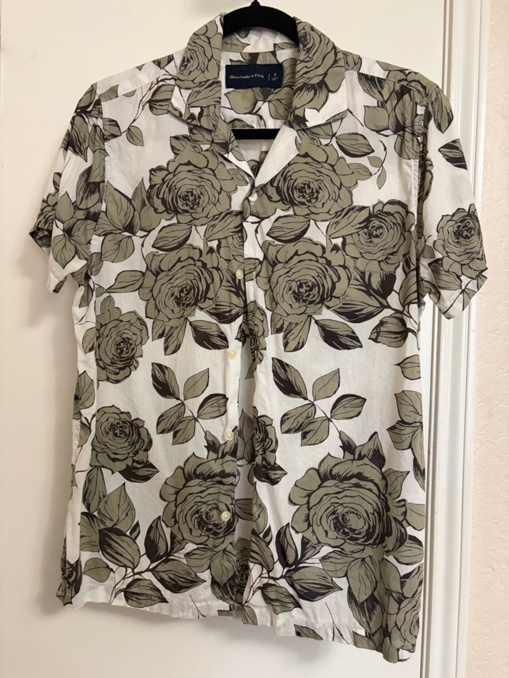 Abercrombie & Fitch Floral Resort Shirt Olive Green Rose Print Camp Collar Small